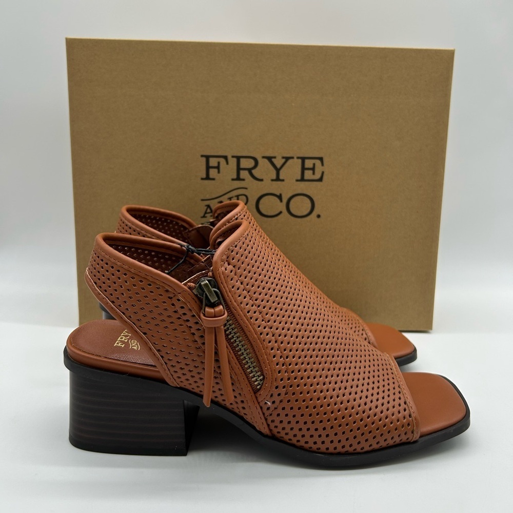 Frye & Co Oasys Cognac Perforated Block Heel Sandals Open Toe Size 7 New In Box - Picture 12 of 12